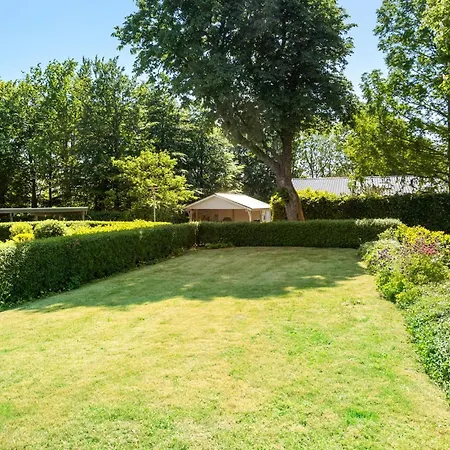 Сasa de vacaciones 2 Bedroom Awesome In *