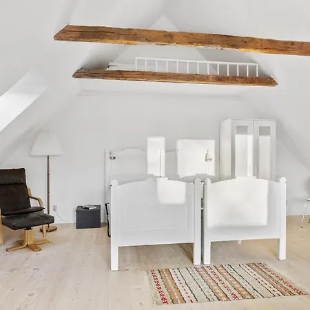 2 Bedroom Awesome In Сasa de vacaciones Rudkøbing