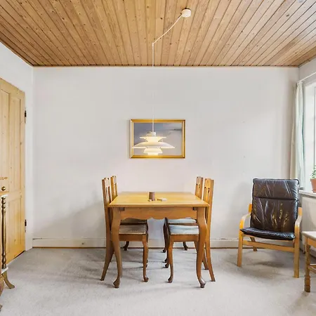 Feriehus 2 Bedroom Awesome In